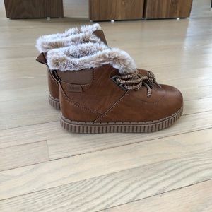 Selling Brand New Carters toddler boy work boots!